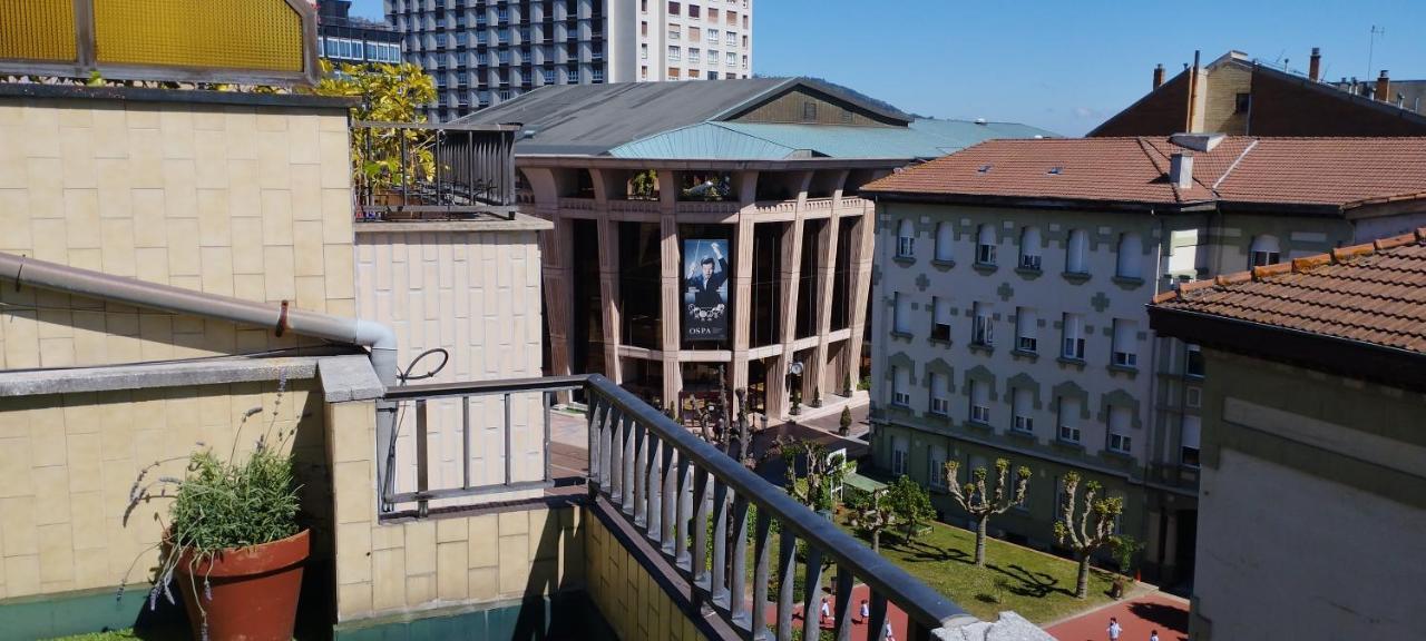 Atico Auditorio Disfrute Sus 40 Metros De Terraza Orientada Al Sur Oviedo Exteriör bild